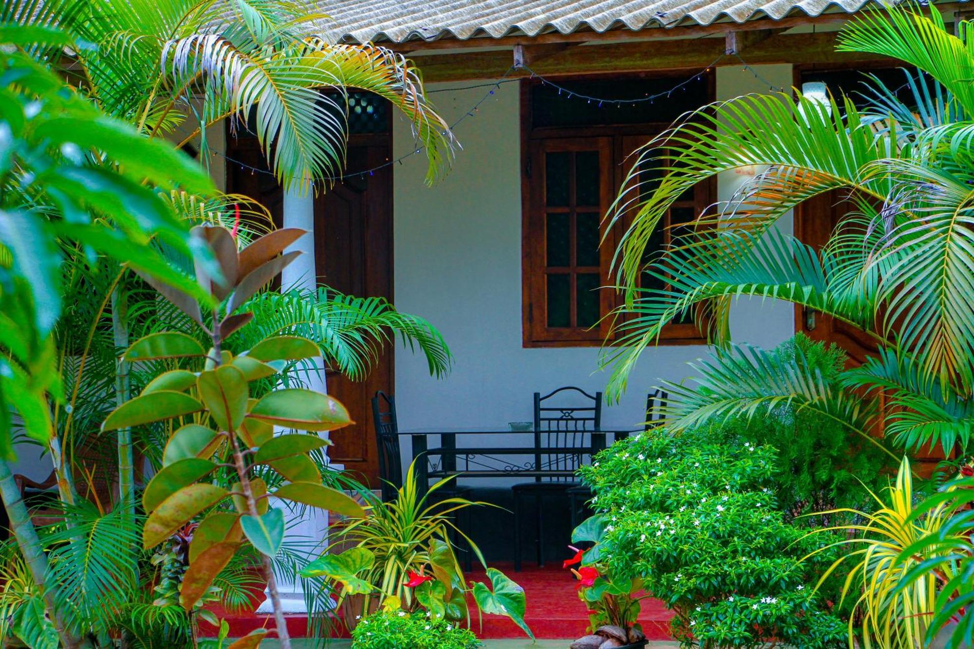 Chanaka Holiday Inn Sigiriya Exteriör bild