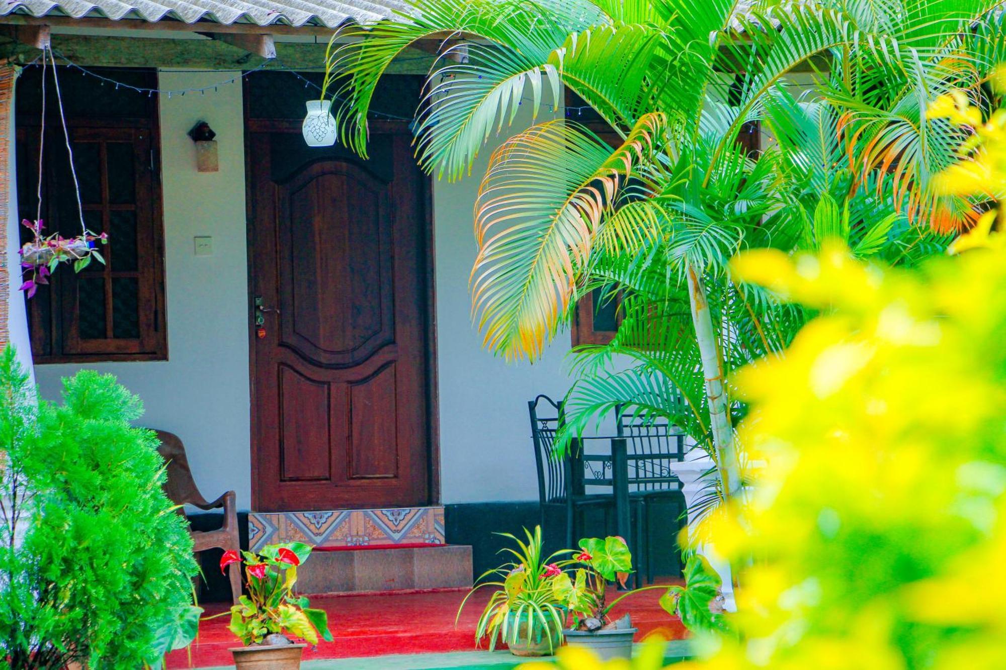 Chanaka Holiday Inn Sigiriya Exteriör bild